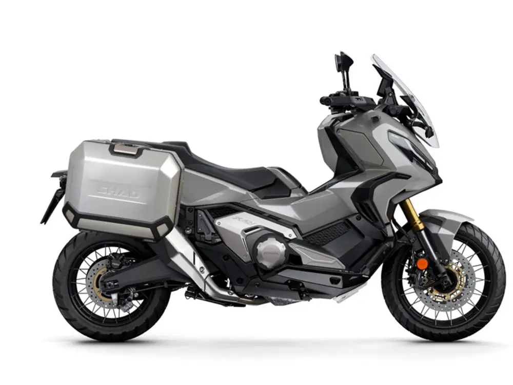 Kompletní sada bočních hliníkových kufrů SHAD TERRA 47L/47L, včetně montážní sady SHAD HONDA X-ADV 750 Časově Omezené