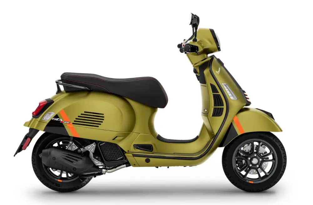 Výprodej Vespa GTS 125 SUPERT SPORT 125 VERDE AMBIZIOSO MATT E5+