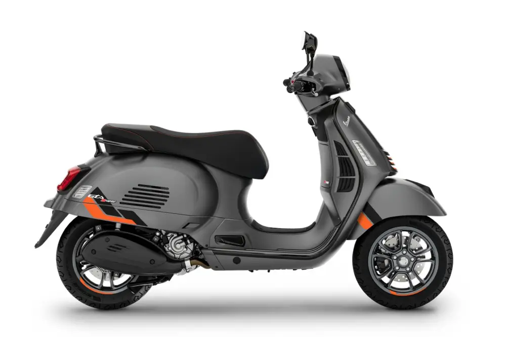 Novinka Vespa GTS 125 SUPER SPORT Grigio Travolgente Matt E5+