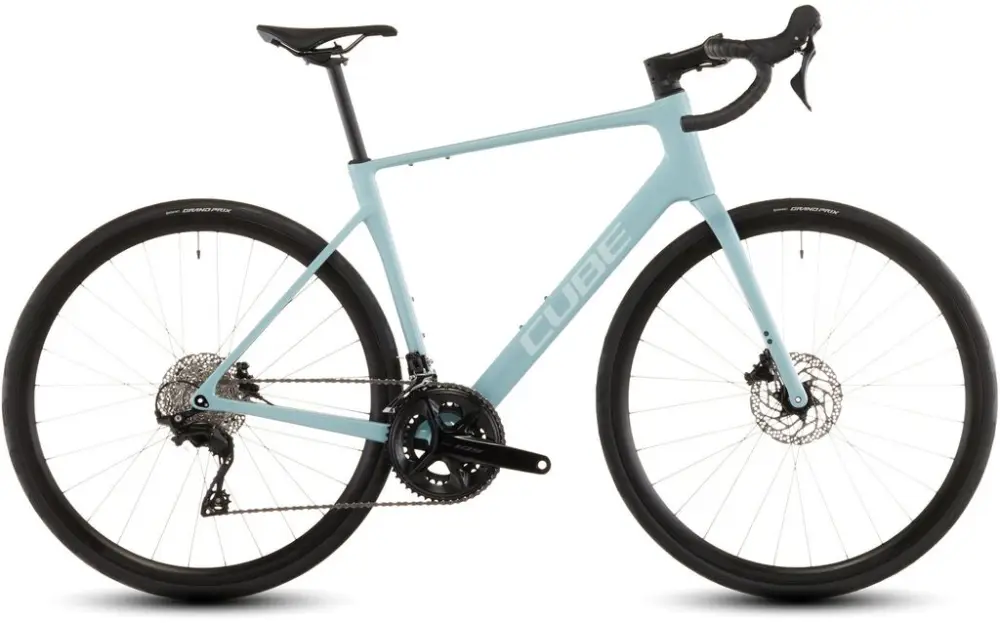Super Cena Silniční kolo Cube ATTAIN C:62 RACE skylightblue´n´cyan 2026