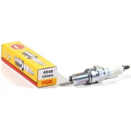 Svíčka NGK standard SUZUKI GSX 750 Inazuma rok 98-03 Kup Teď