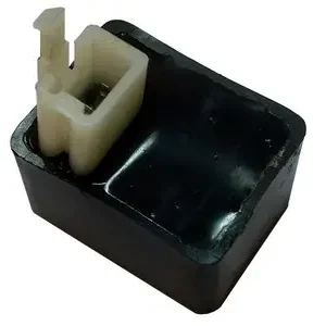 DZE přerušovač blinkrů SUZUKI GSF 400/600/1200, VS 800/1400, GS500E, VZ800, GSX 600/750F, RF, TL (38610-45D01, 38610-26E00) Finální Výprodej