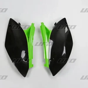 UFO boční tabulky zadní KAWASAKI KXF 250 09-12, KXF 450 09-11, barva OEM (černá/zelená) Originální