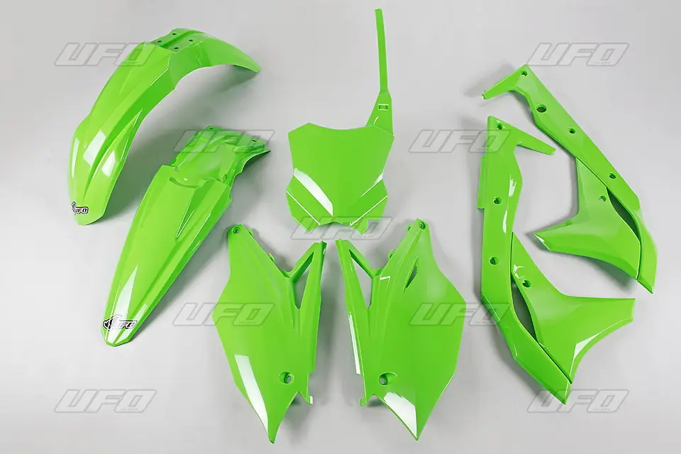 Autentický UFO kompletní sada plastů KAWASAKI KXF 250 17 barva zelená (KA224E026)