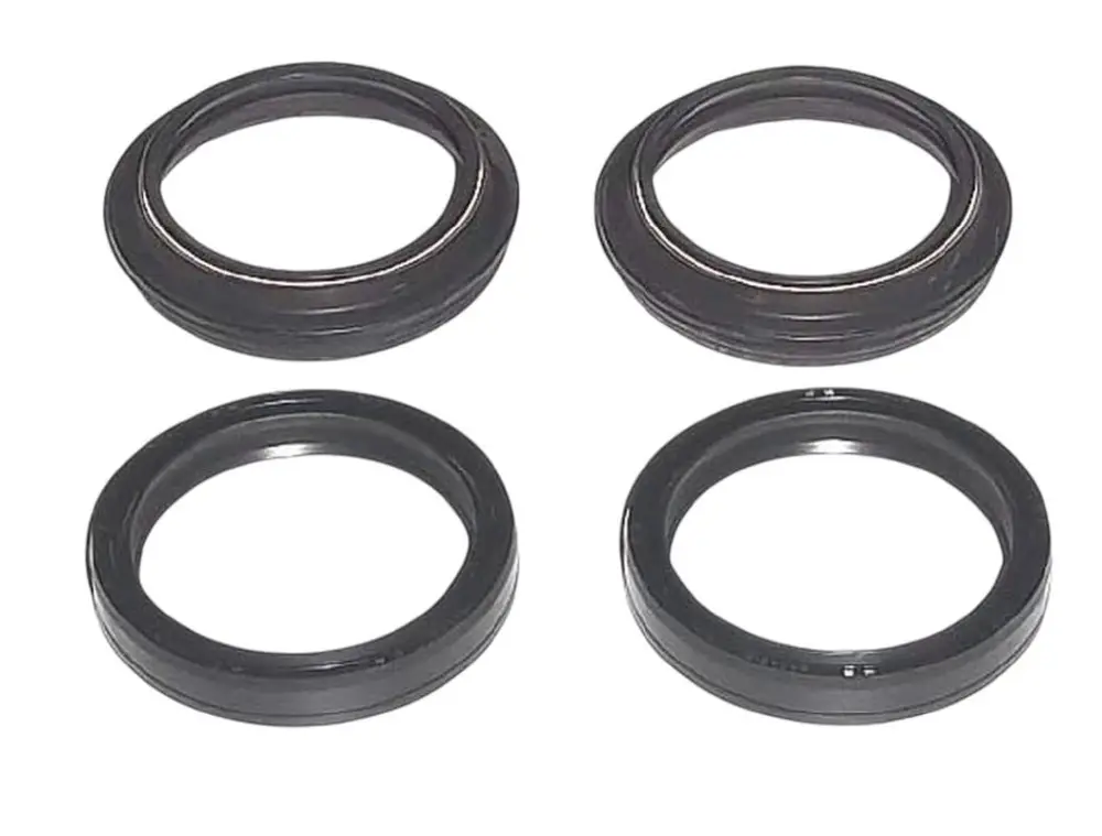 TOURMAX gufera vidlice a prachovky (komplet) NOK (49X60X11) SUZUKI DRZ400/ RM125/RM250, KAWASAKI VN2000 (ARI104)(ARI163) vyrobeno v Japonsku Časově Omezené